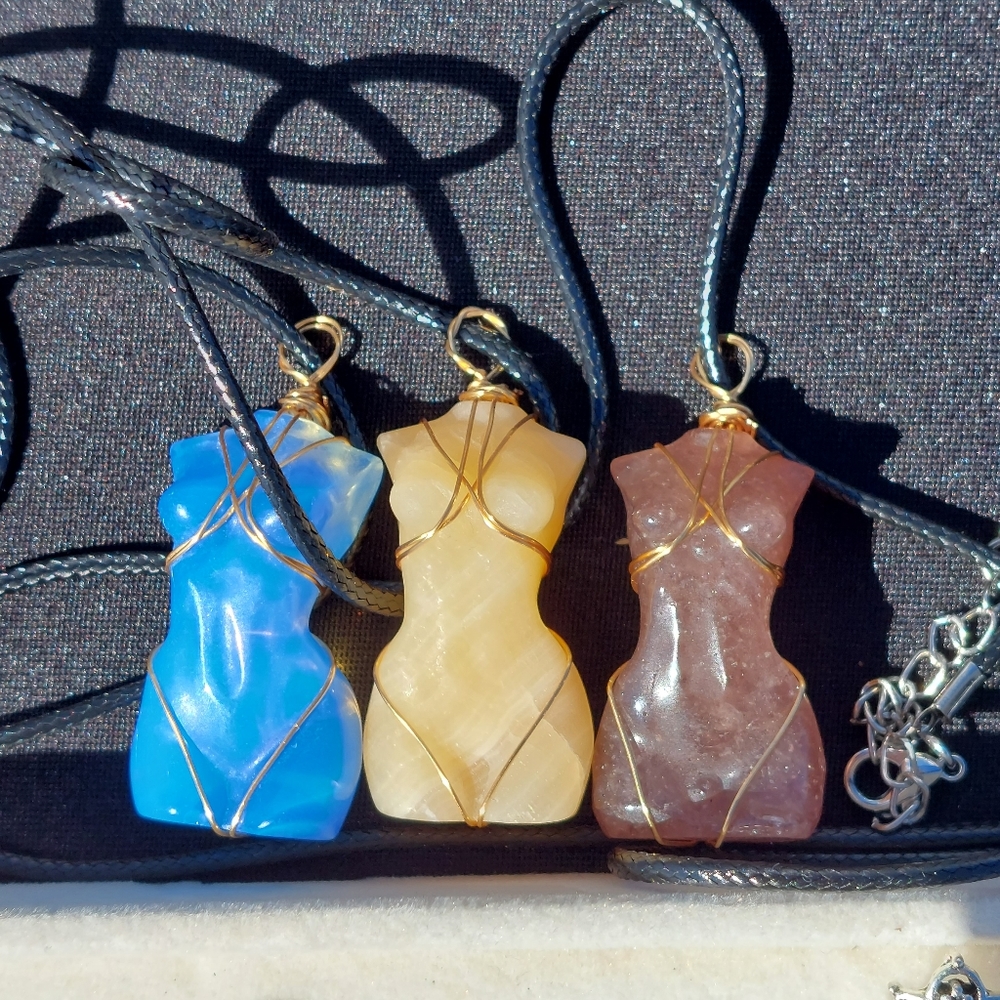 Women's Crystal Lady Body wire-wrapped necklace NEVER WORN
